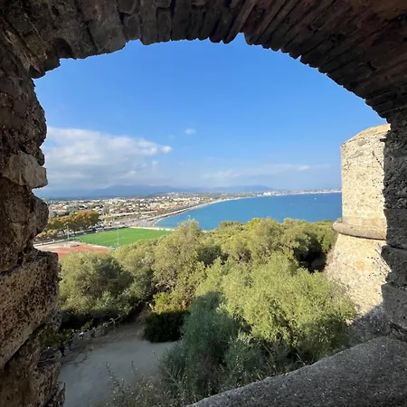 Vieil Antibes, Ravissant 2p Avec Petite Terrasse