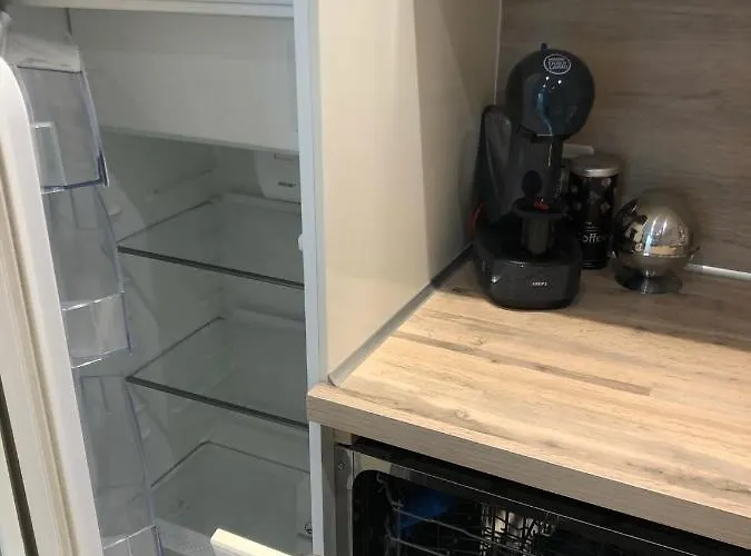 Vieil Antibes, Ravissant 2p Avec Petite Terrasse *