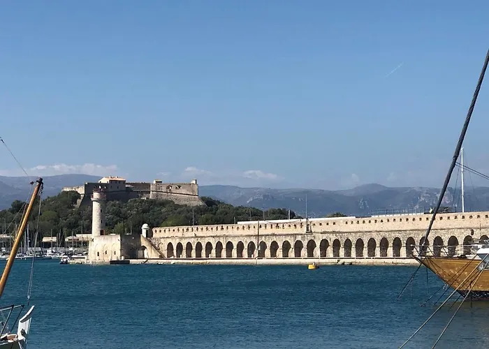 Vieil Antibes, Ravissant 2p Avec Petite Terrasse Apartment