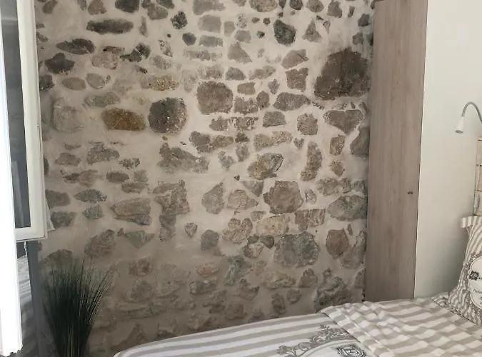 Apartment Vieil Antibes, Ravissant 2p Avec Petite Terrasse Antibes