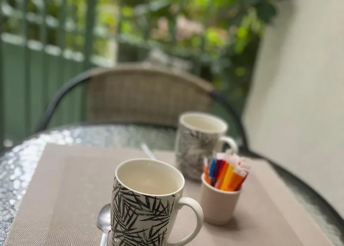 Vieil Antibes, Ravissant 2p Avec Petite Terrasse * Antibes