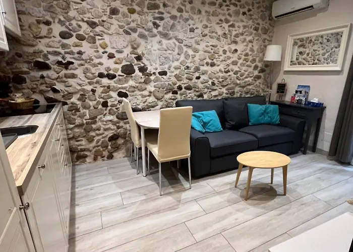 Vieil Antibes, Ravissant 2p Avec Petite Terrasse Apartment