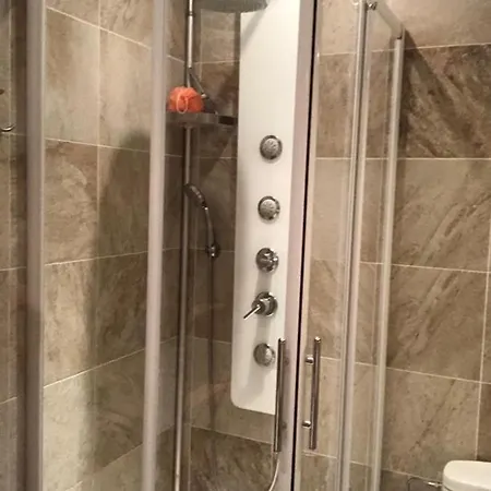 Vieil Antibes, Ravissant 2p Avec Petite Terrasse Daire *