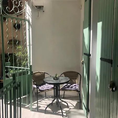 Vieil Antibes, Ravissant 2p Avec Petite Terrasse 앙티브