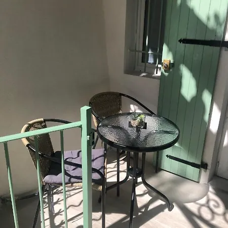 Vieil Antibes, Ravissant 2p Avec Petite Terrasse 아파트