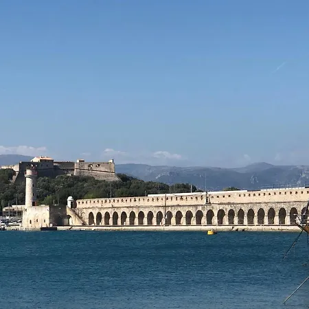 Vieil Antibes, Ravissant 2p Avec Petite Terrasse 아파트