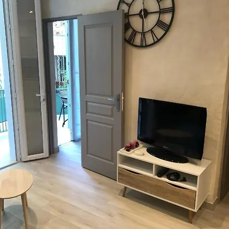 Vieil Antibes, Ravissant 2p Avec Petite Terrasse *