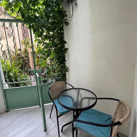 Vieil Antibes, Ravissant 2p Avec Petite Terrasse *