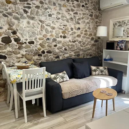 Vieil Antibes, Ravissant 2p Avec Petite Terrasse