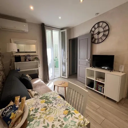 Vieil Antibes, Ravissant 2p Avec Petite Terrasse 아파트 *